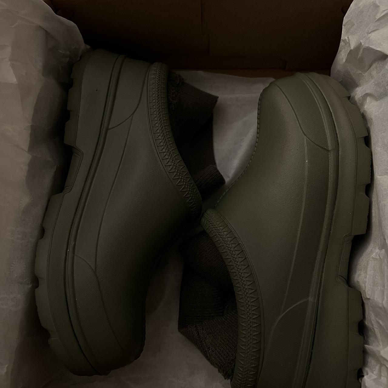 olive green ugg boots