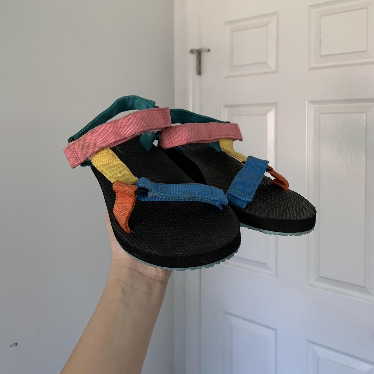 Knock 2025 off tevas