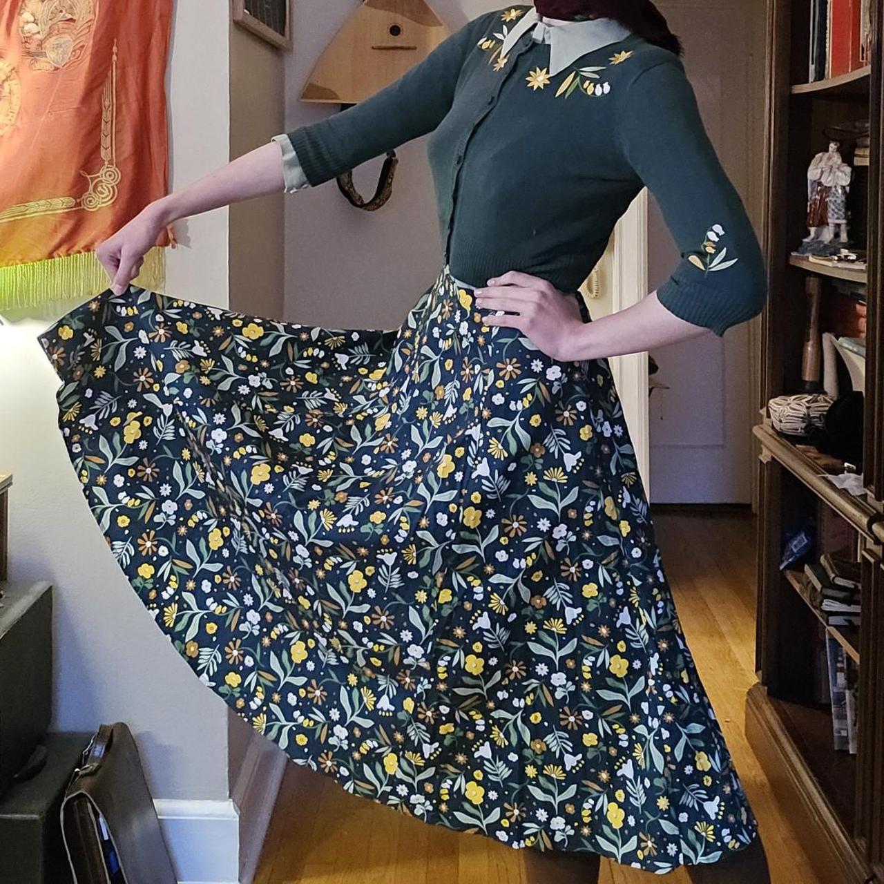 ModCloth x Collective Green Spring Floral 50s Circle... - Depop