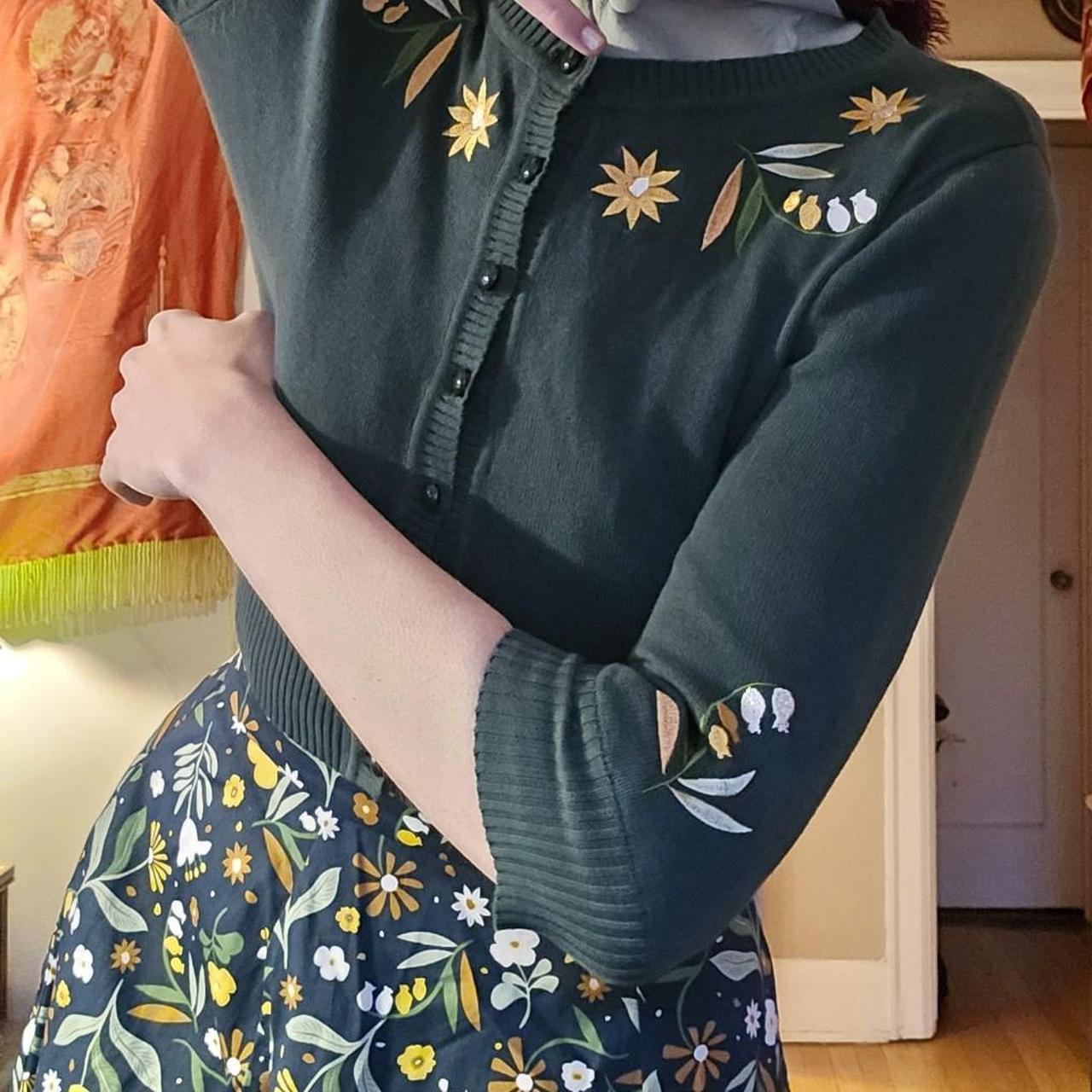 ModCloth x Collective Green Spring Floral 50s Circle... - Depop