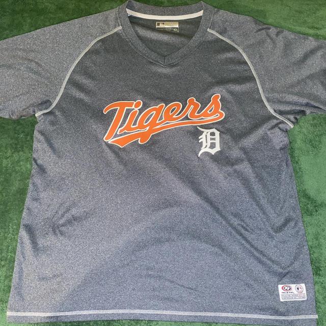 Detroit Tigers baseball jersey! This super cute - Depop