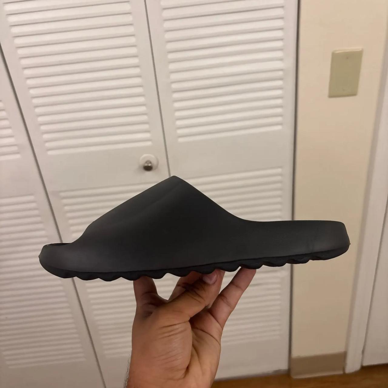 cloud slippers yeezy