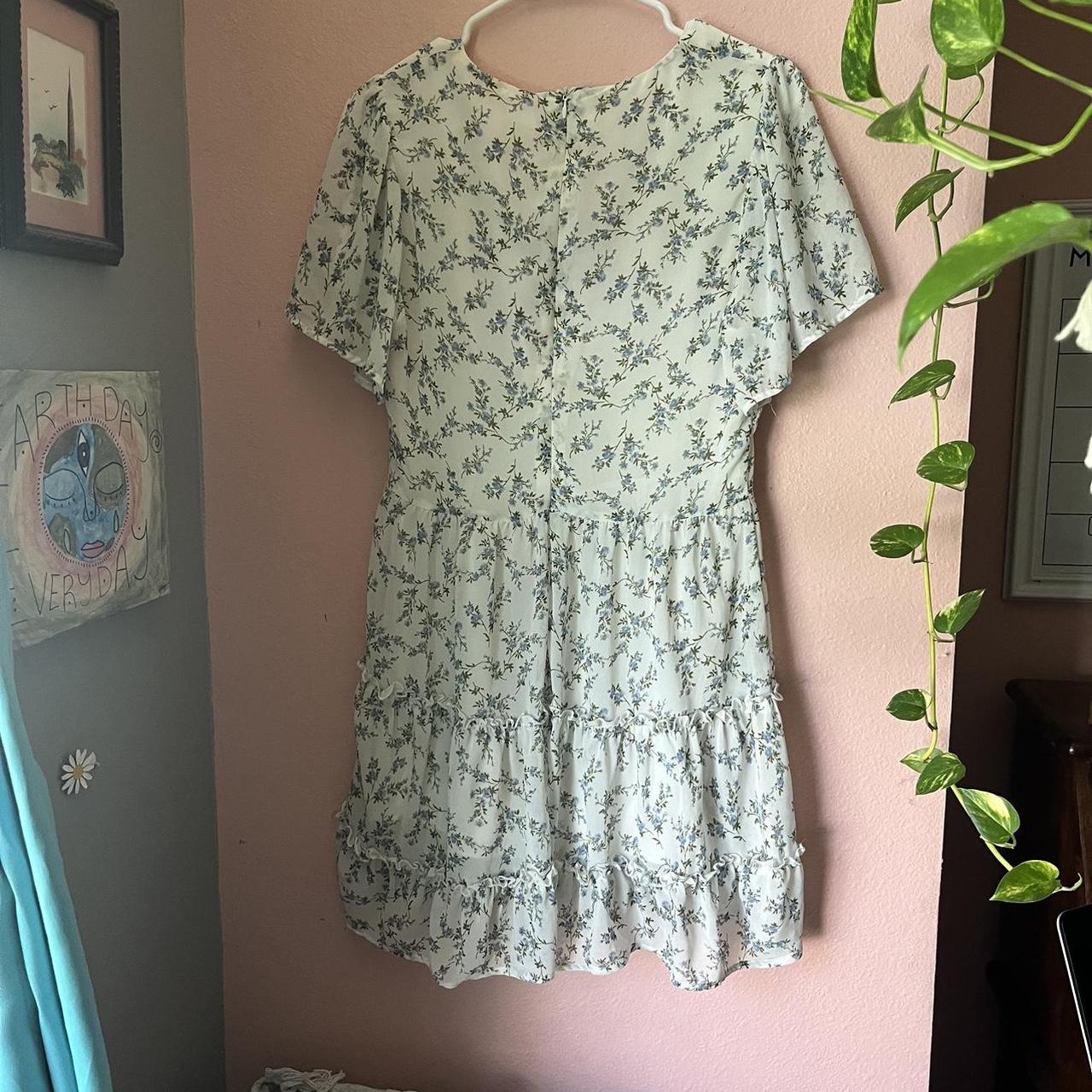 White Lulus Lush Dress with Blue Flowers Size:... - Depop