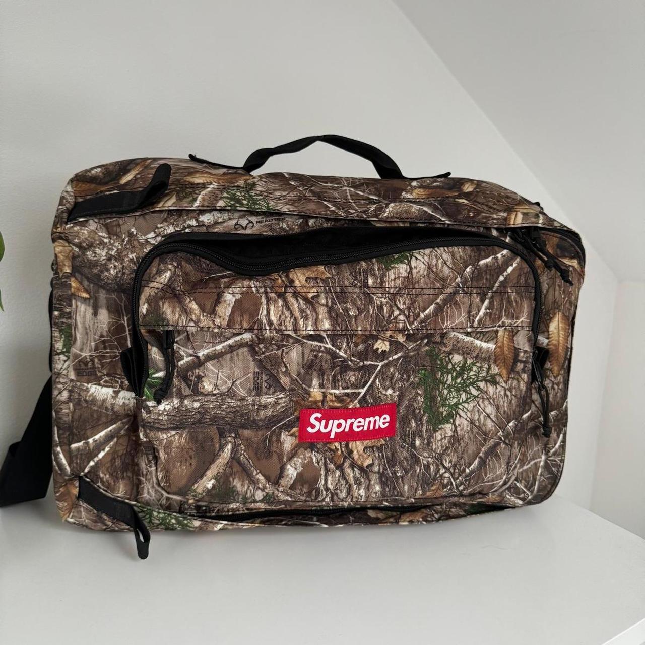 Supreme duffle bag fw19 deals