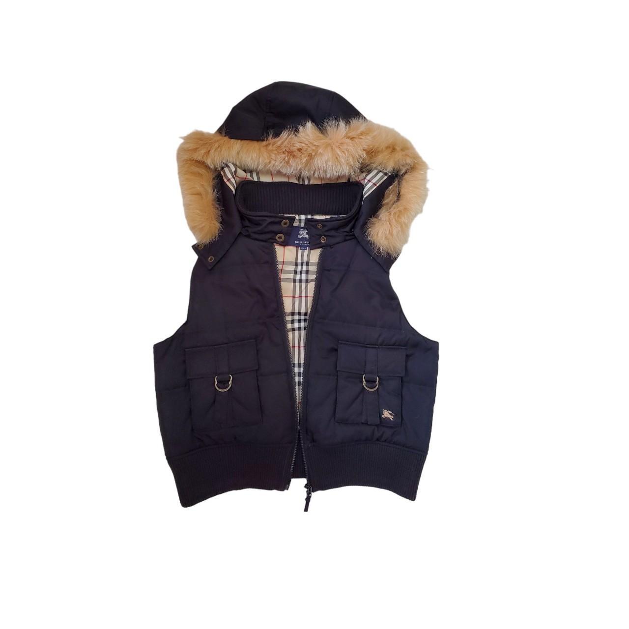 ◇ Burberry London puffer vest , ◇ size 160cm in kids...