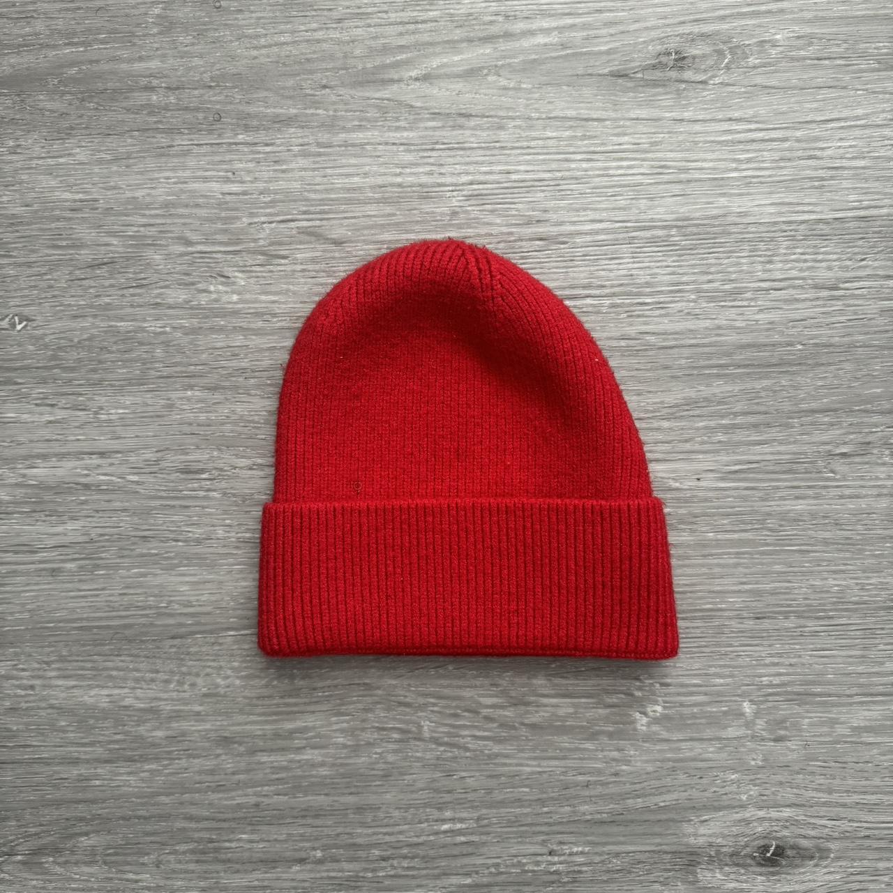 plain red beanie (never worn) #streetwear #y2k - Depop