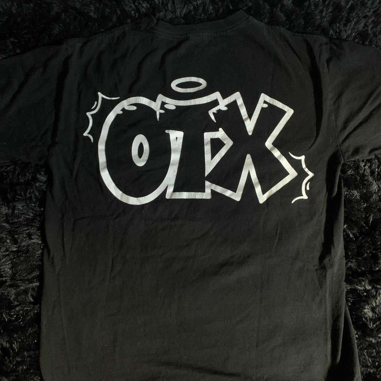 otx shirt little snowman dude on the fromt loose | Depop
