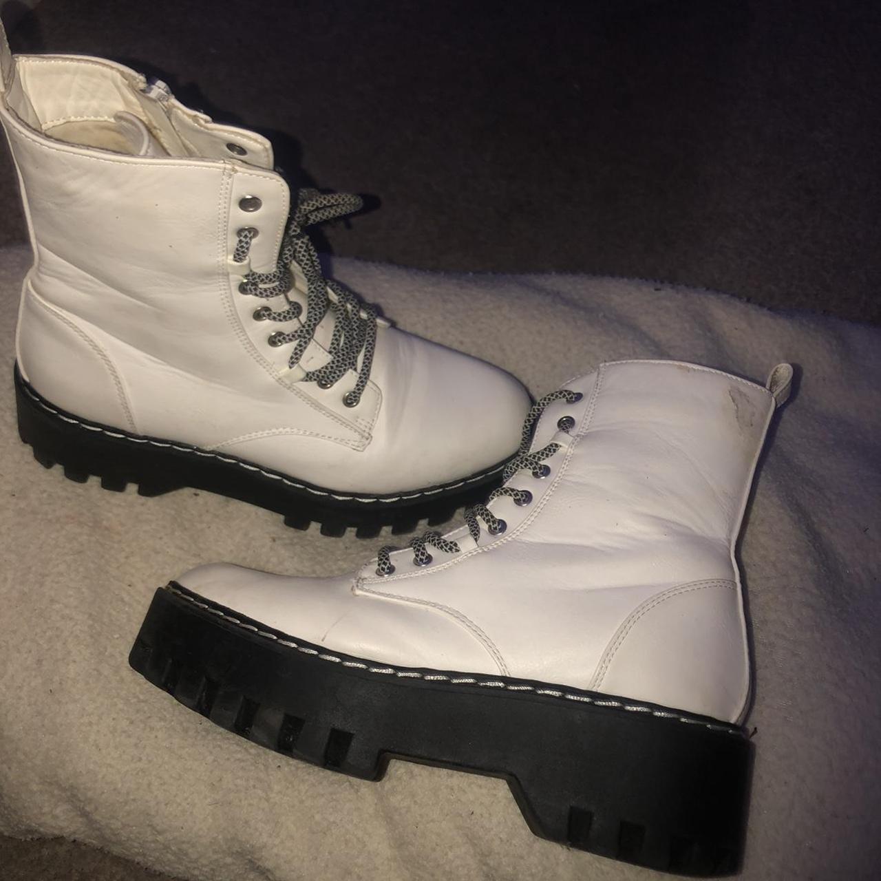 Women's White and Black Boots | Depop