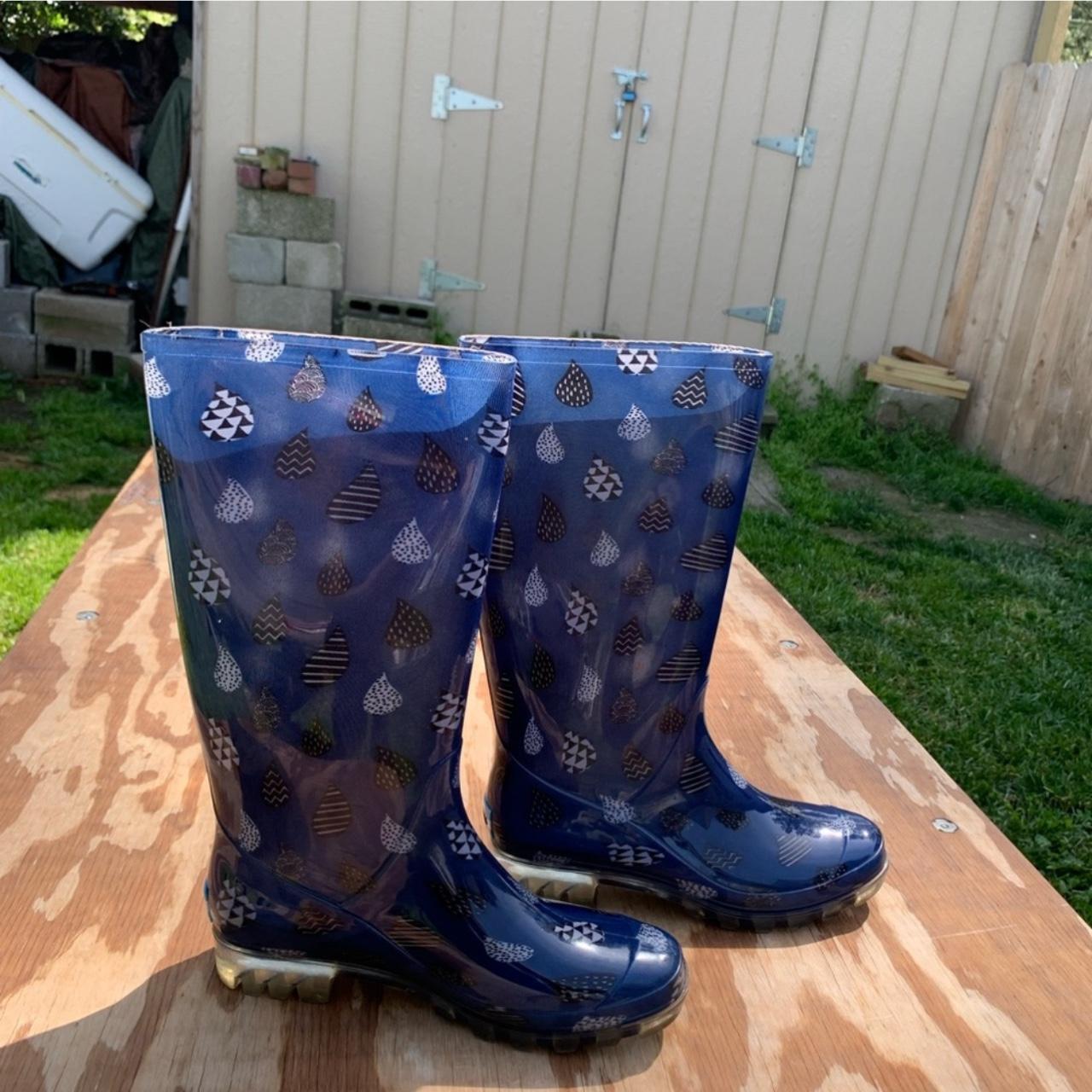 Toms store rain boots