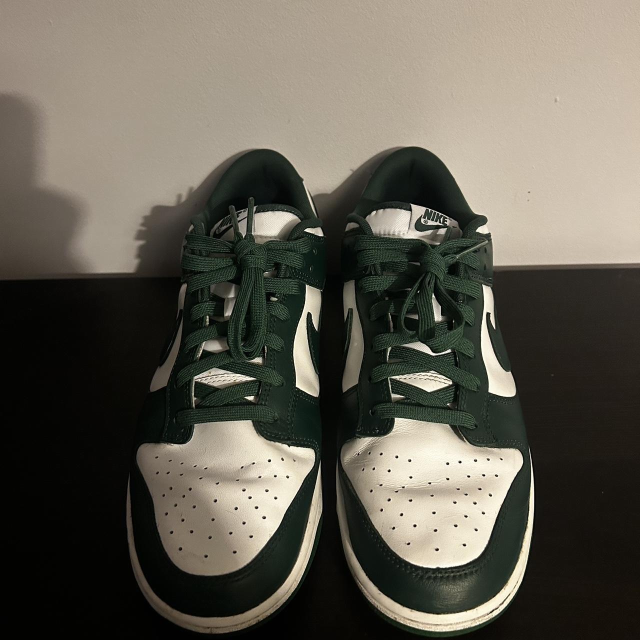 Nike Men's Green Trainers | Depop