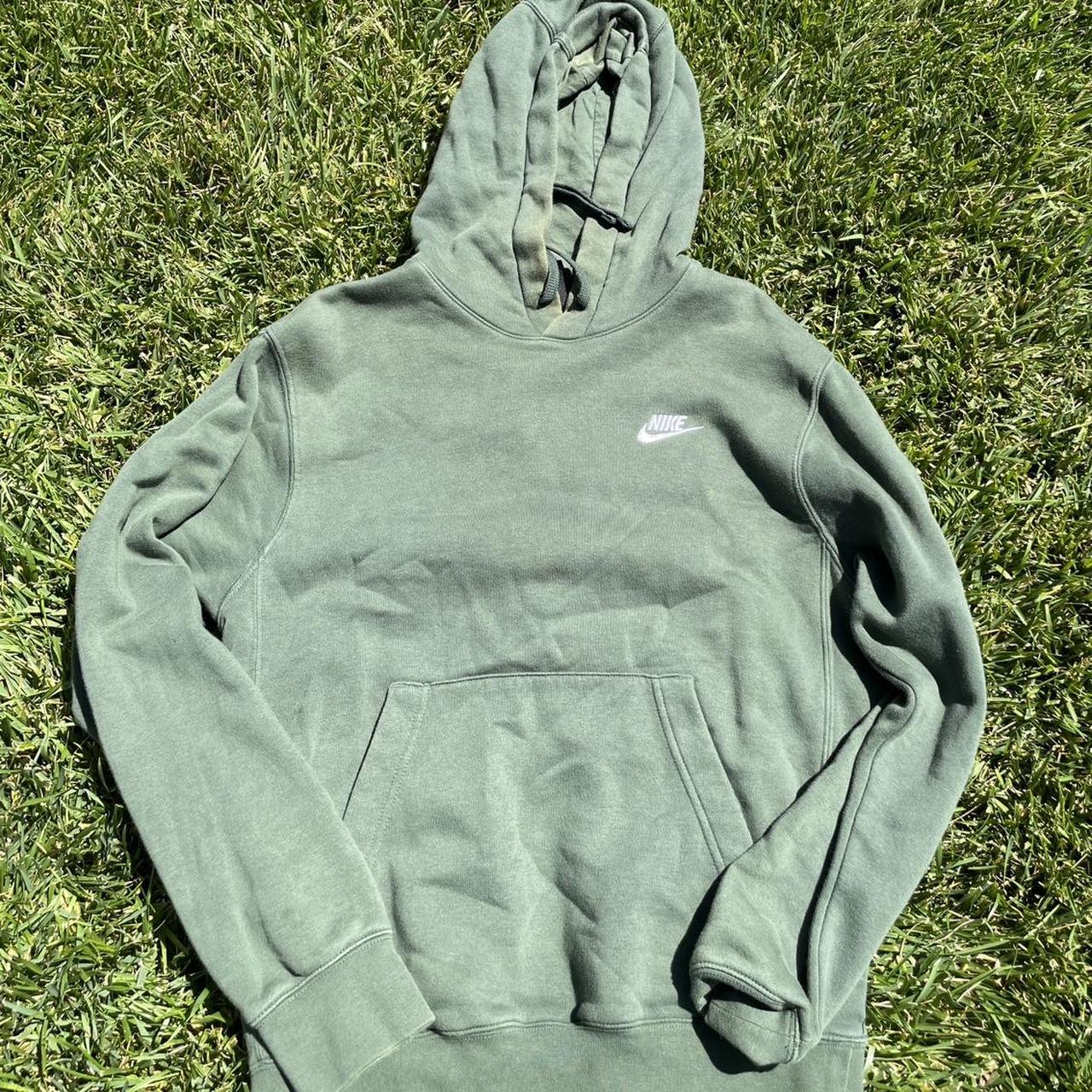 womens green nike hoodie