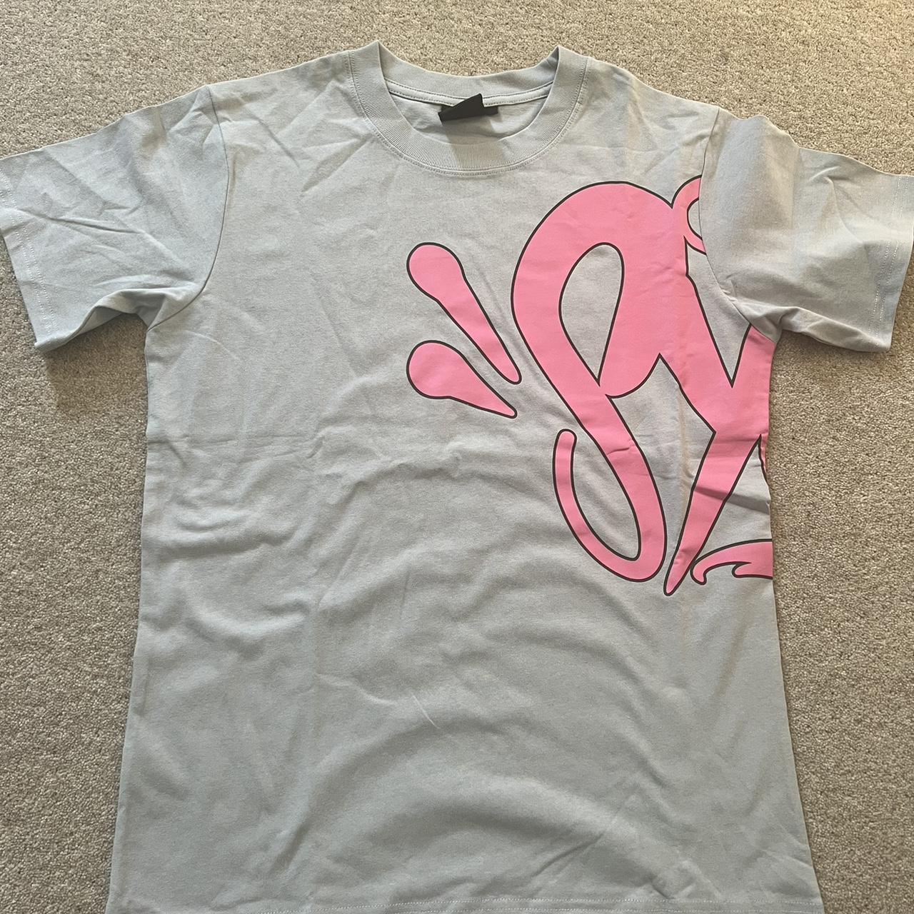 syna world short set comes with stickers - Depop