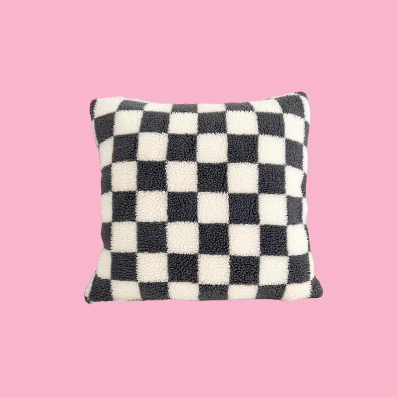 black-and-white-decor-home-accesories-depop