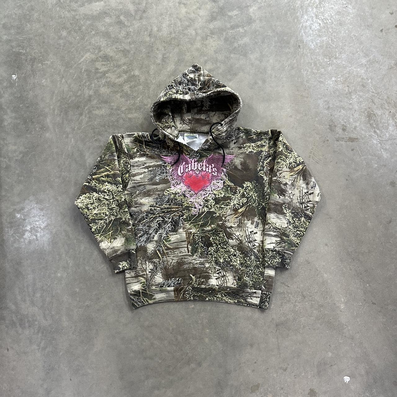 Camo Cabelas hoodie Sz:M Measurements:22/25 - Depop