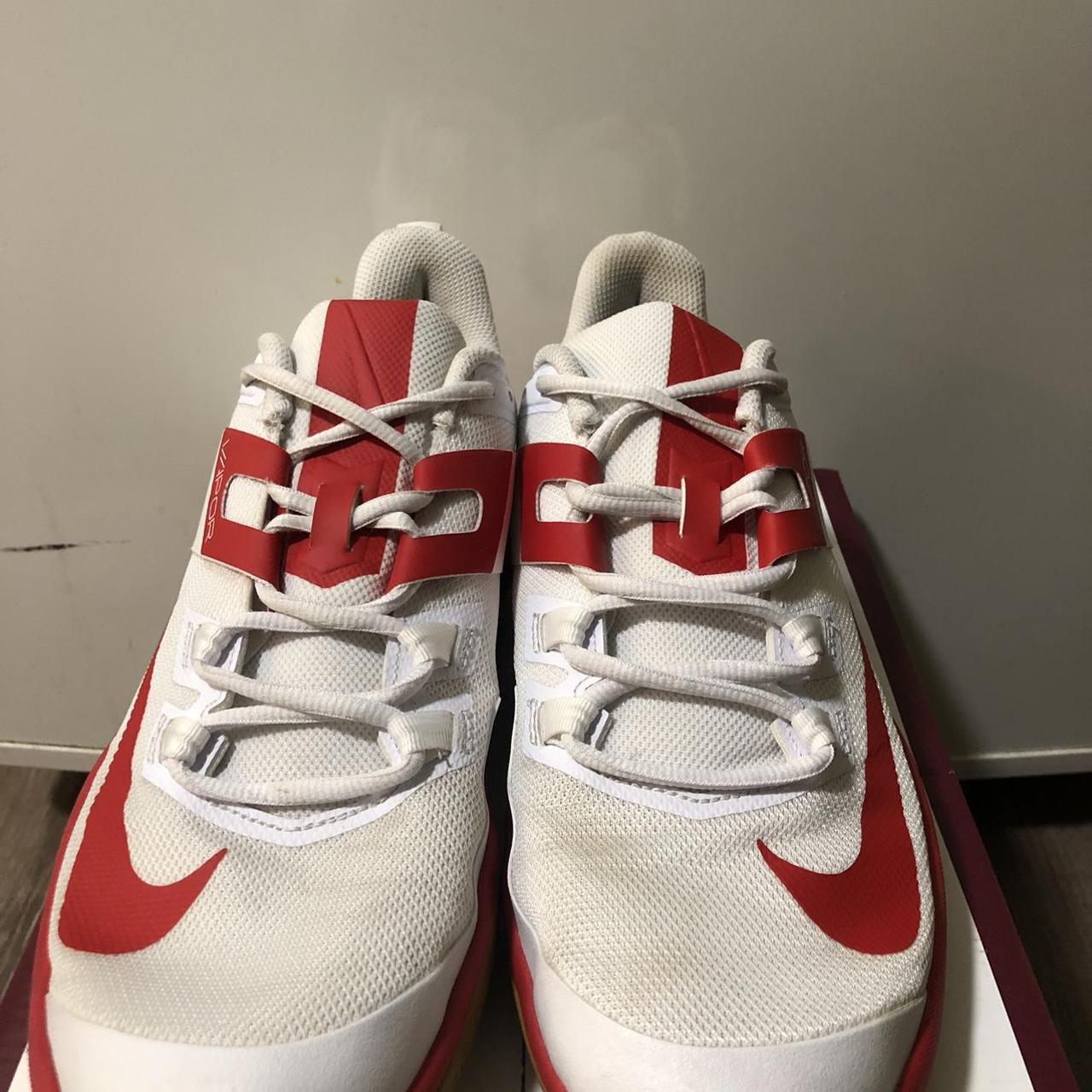 Nike Women's Red and White Trainers | Depop