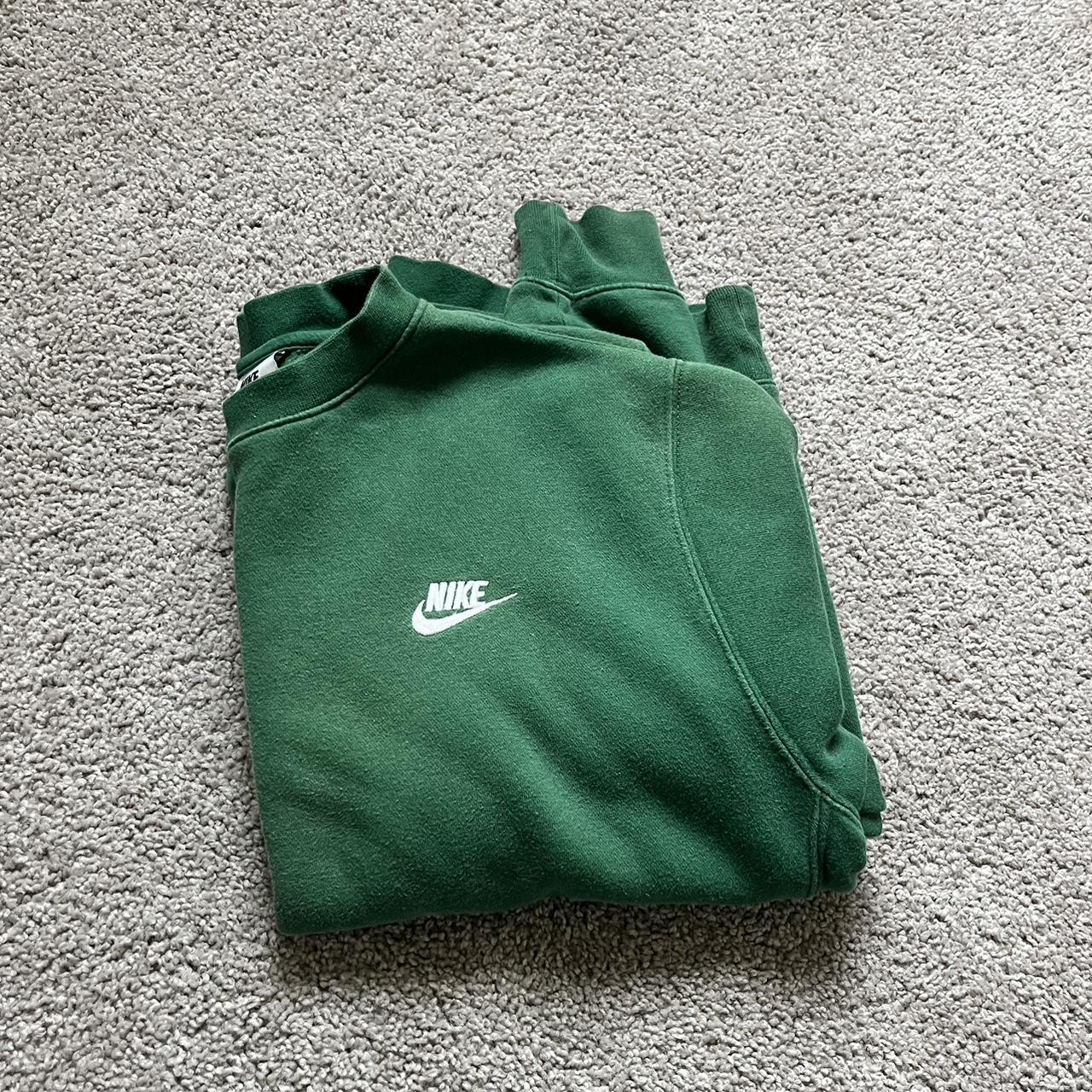 mens green nike crewneck