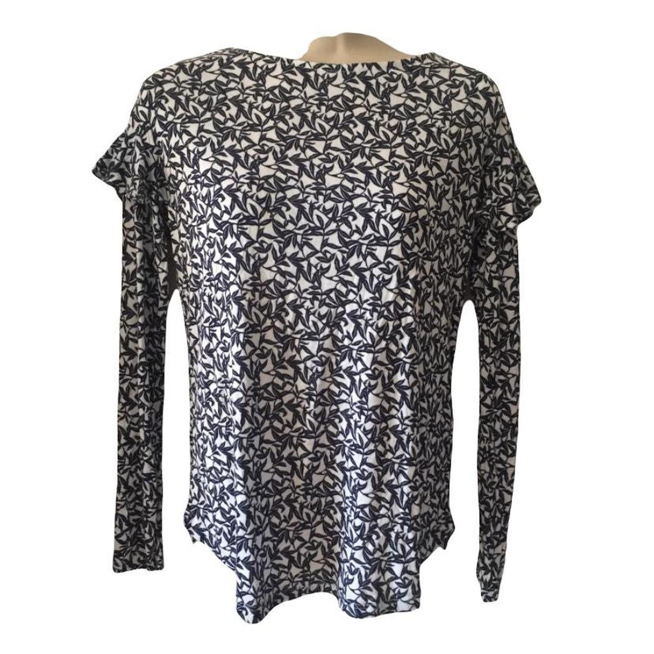 item listed by staliscloset