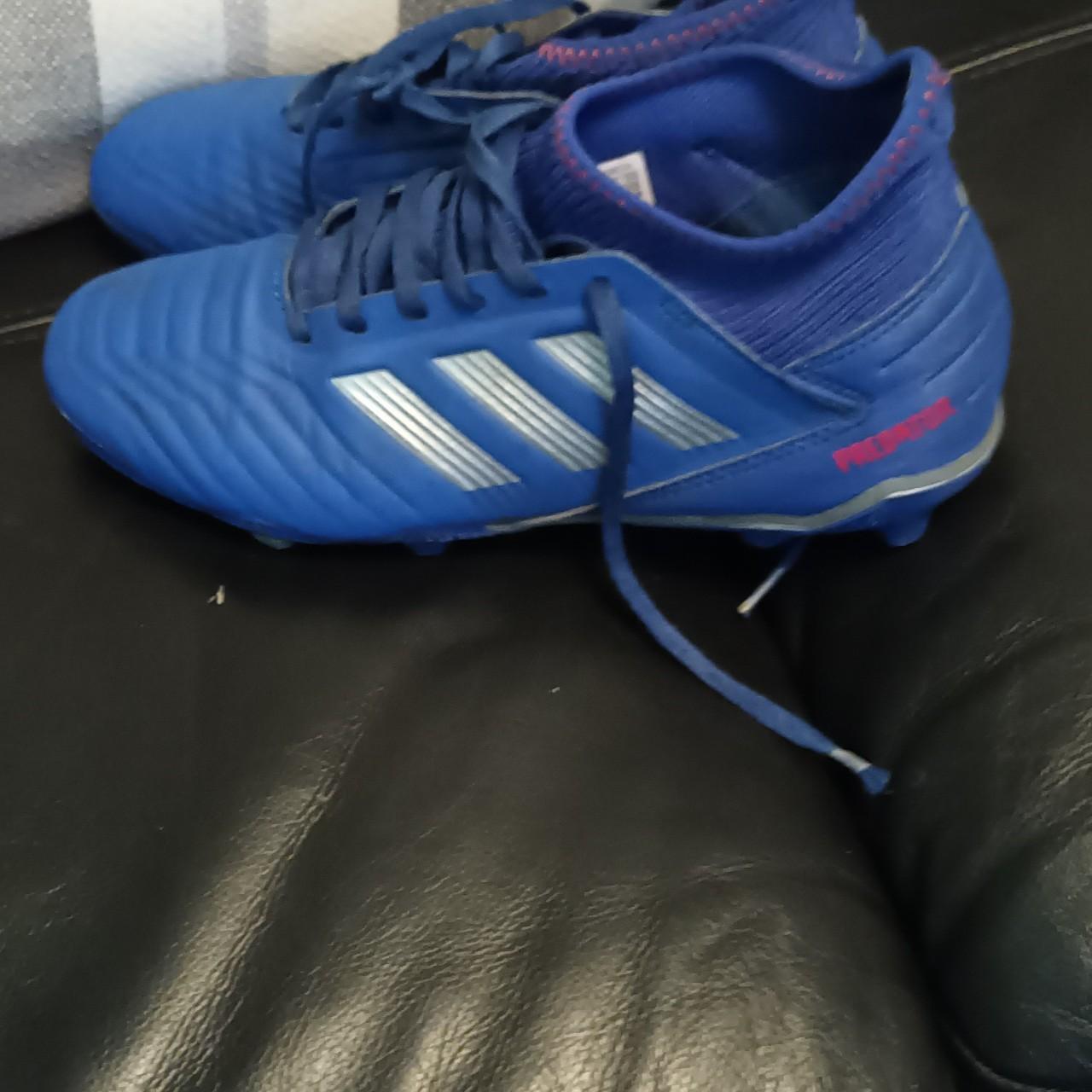 junior size 10 football boots