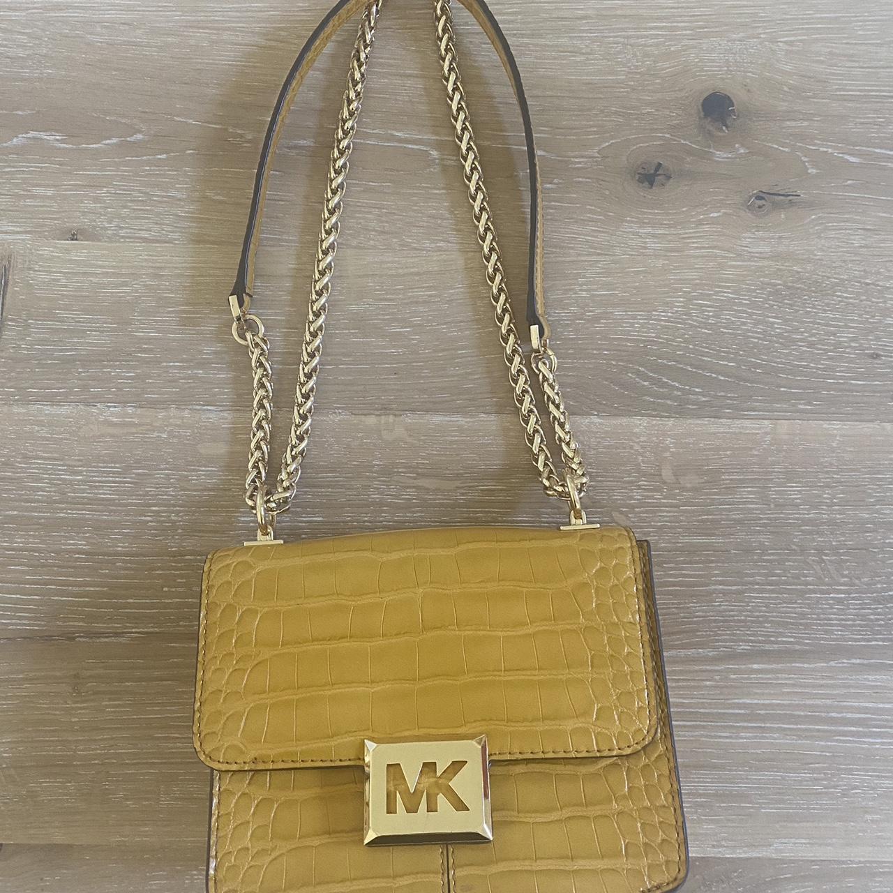 New Michael kors purse. Orig price $398 sale