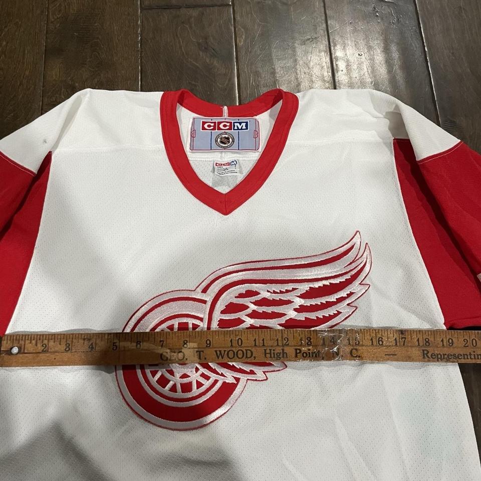 Youth XL ccm Detroit red wings jersey Can also fit - Depop