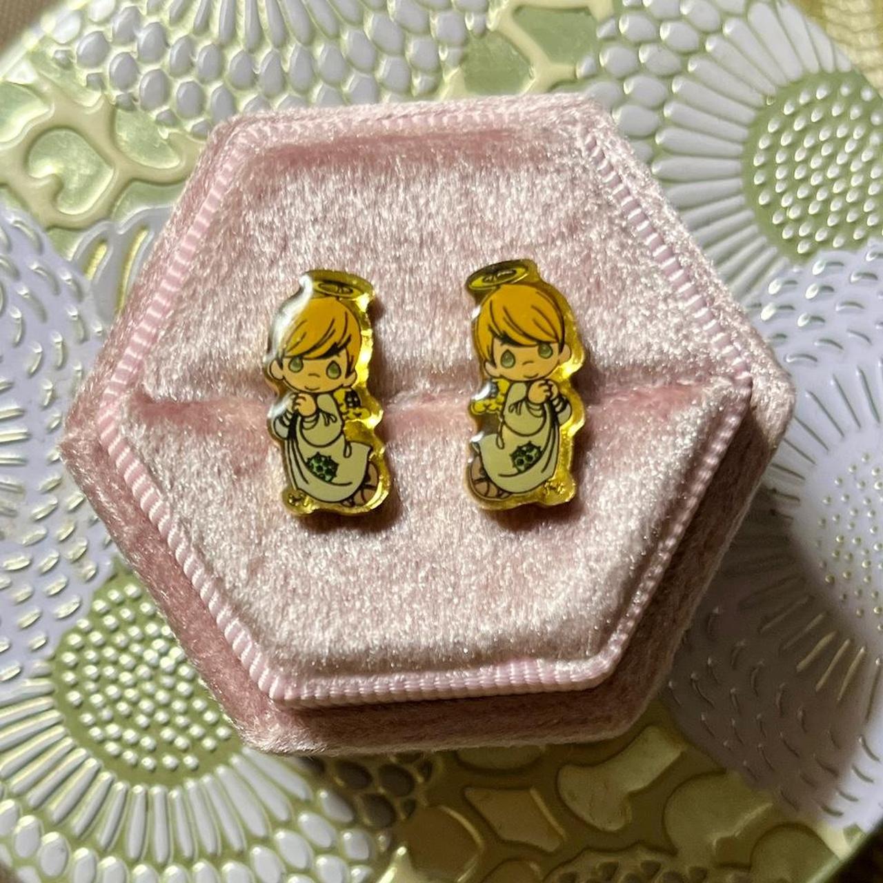 item listed by campusqueen