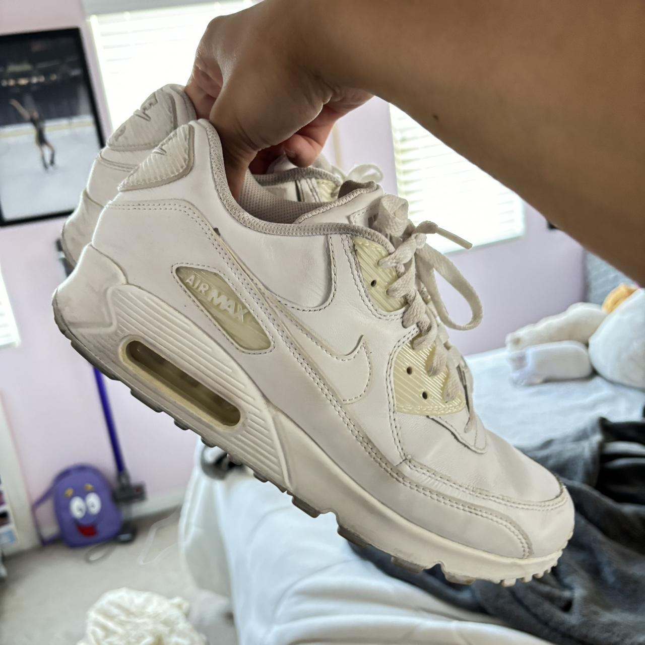 size 9 women's nike air max shoes