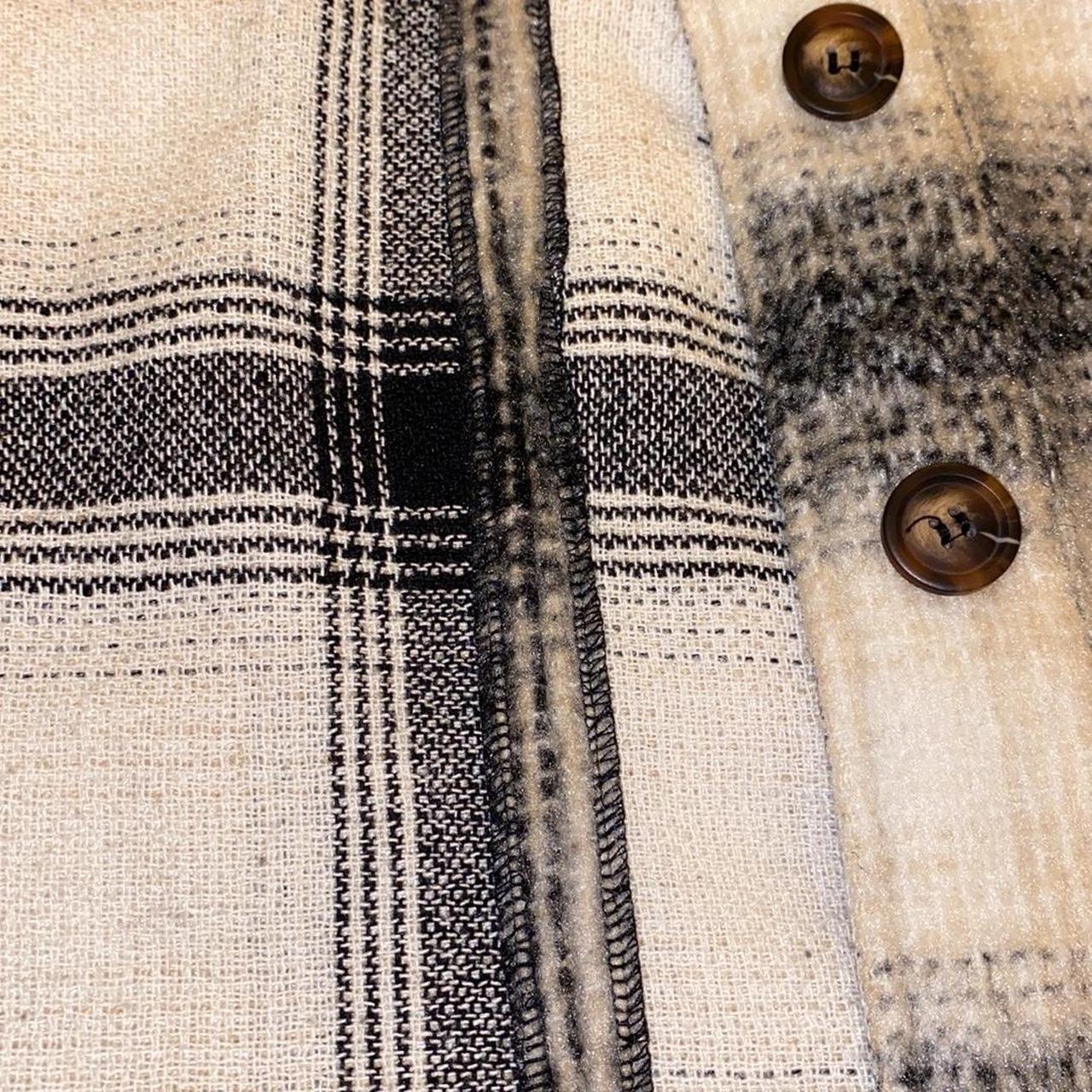 PacSun Women's White and Black Jacket (3)