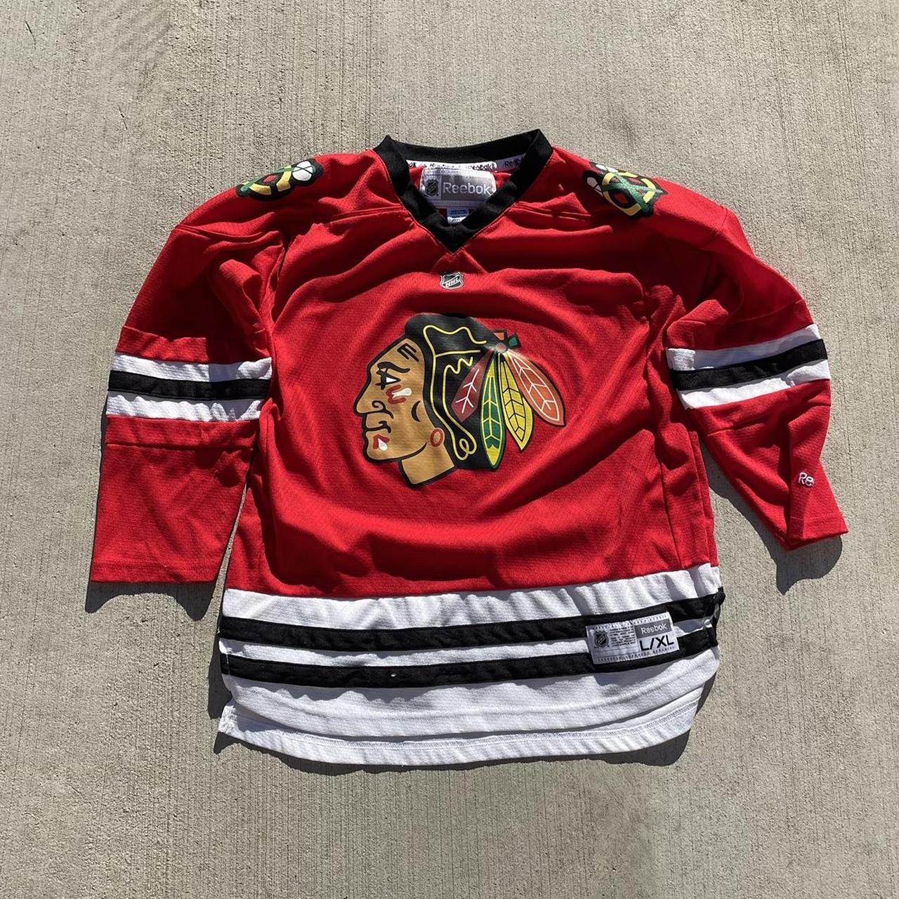 Chicago BlackHawks home jersey Youth L/XL Good... Depop