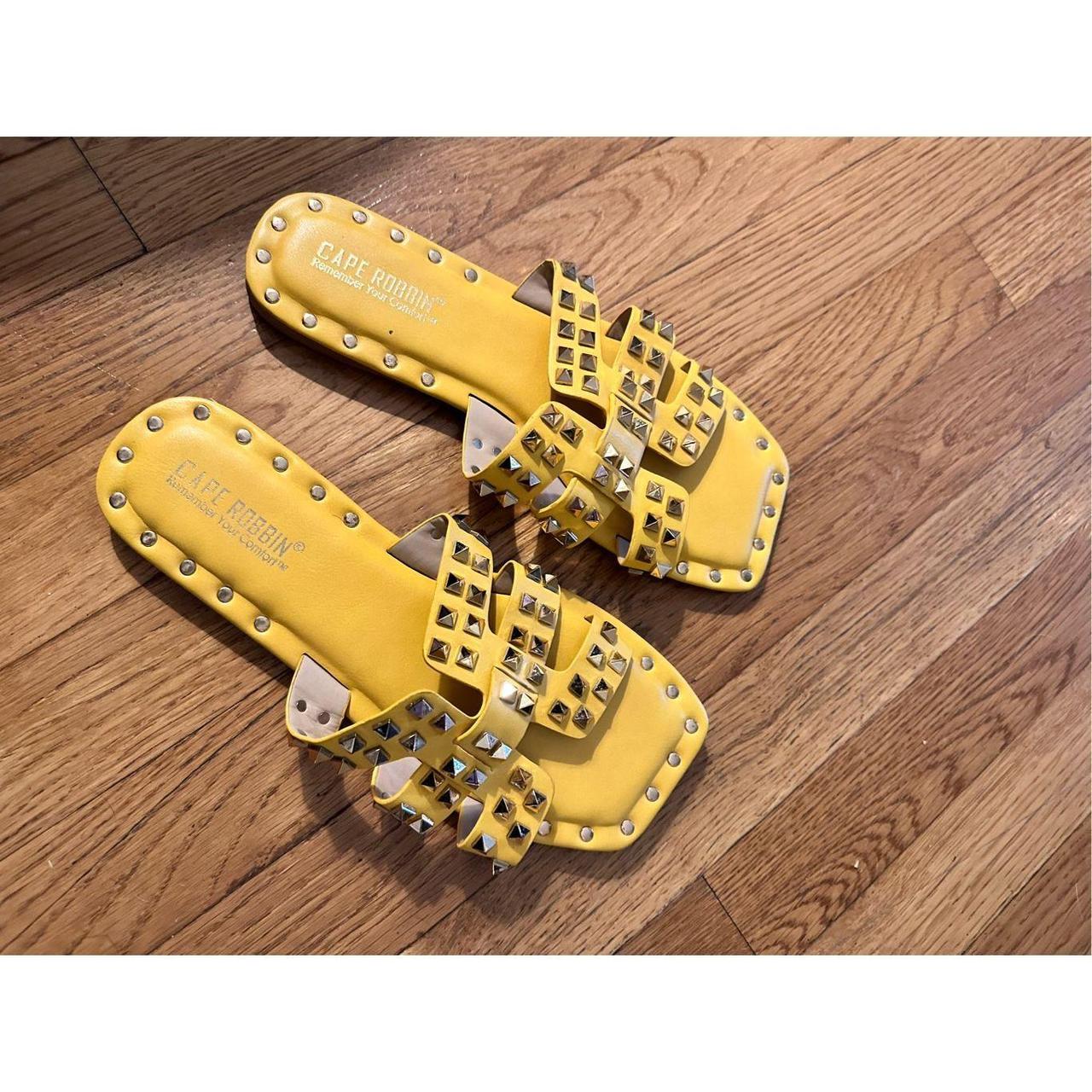 Cape robbin hot sale studded slides