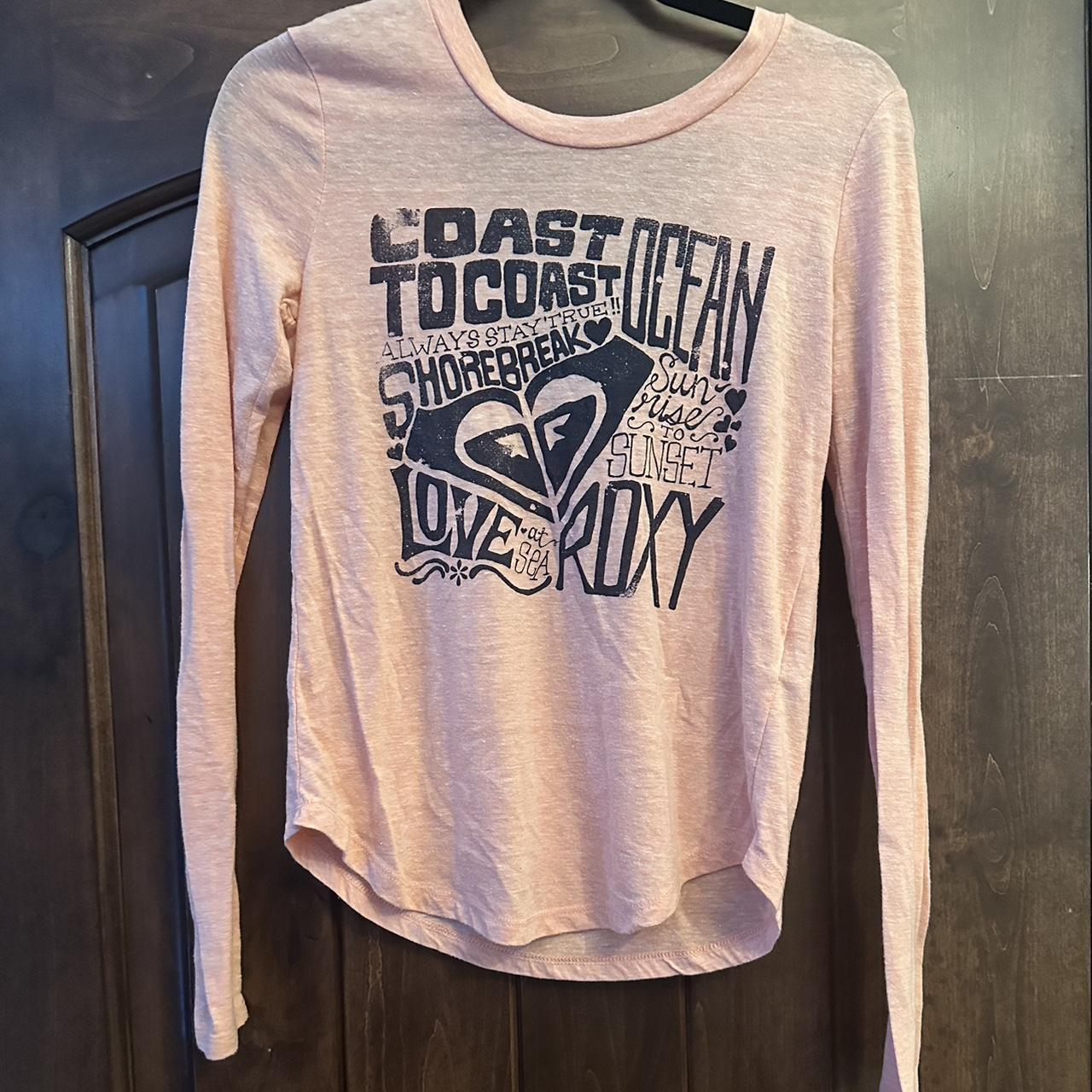 Roxy Women's Black and Pink Tshirt Depop