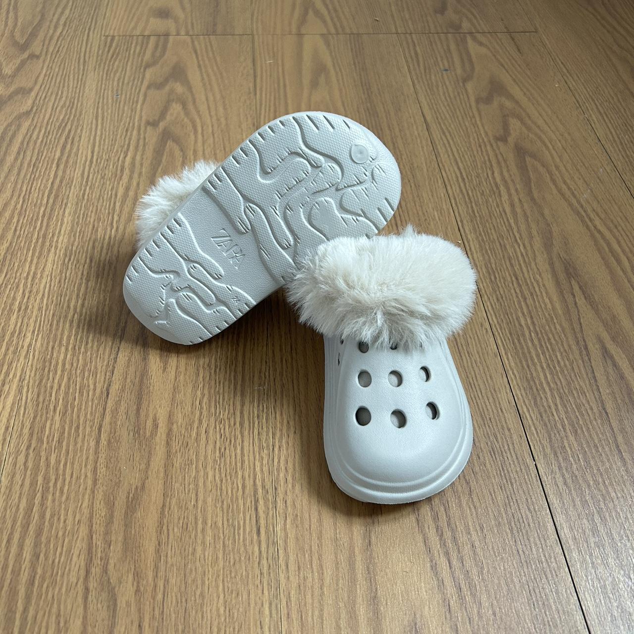 fluffy crocs zara