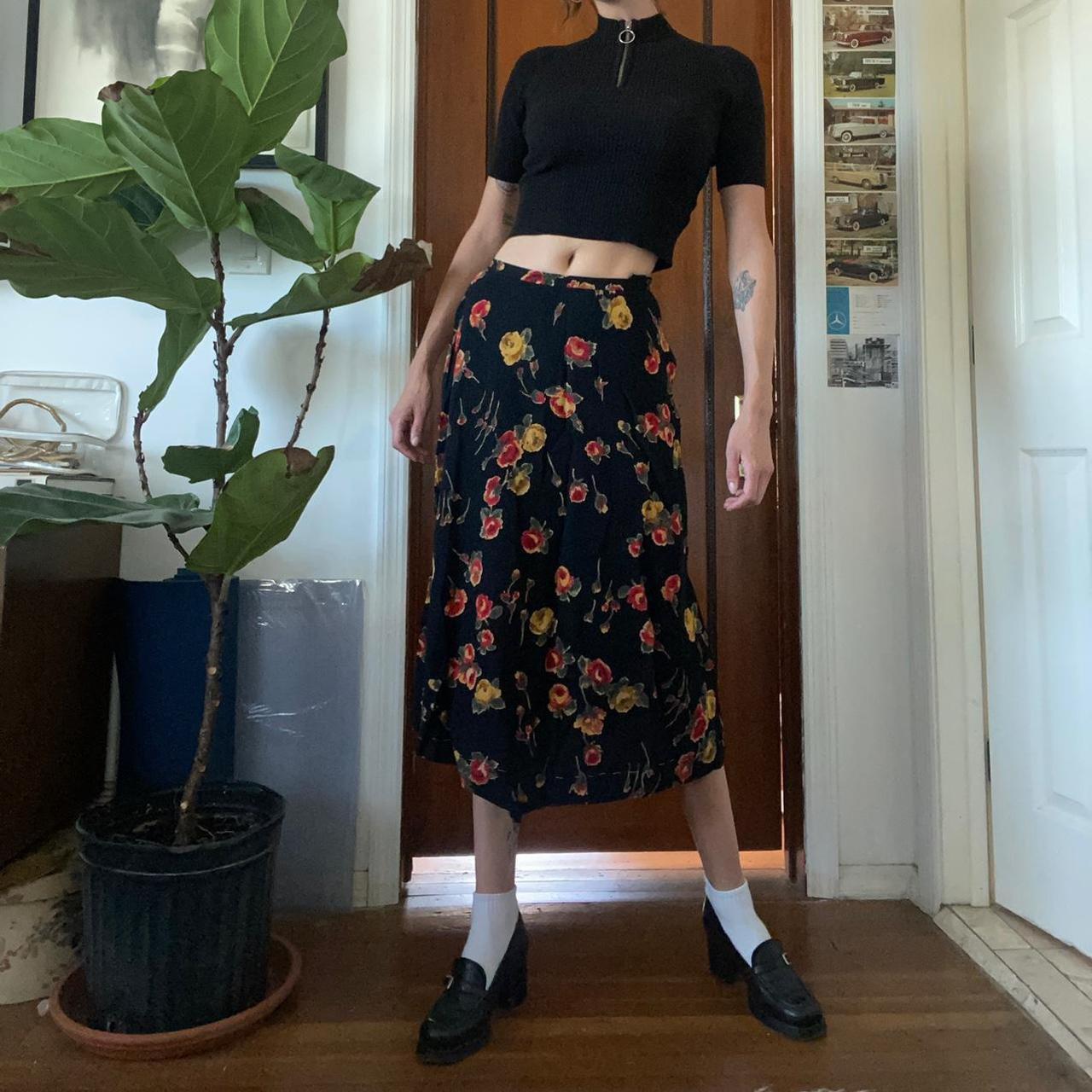 90s 2025 skirt queen