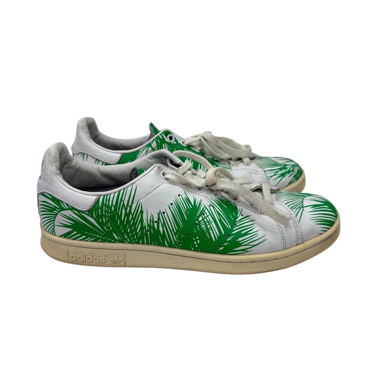 item listed by instylenowshoes