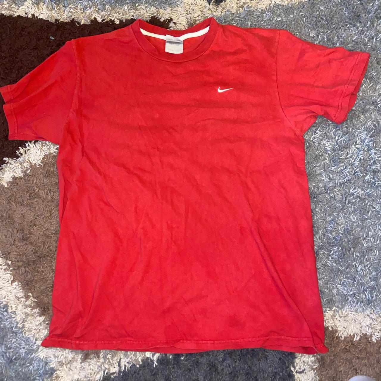 Nike Classic red Tee shirt Size Large 28 x 21... - Depop