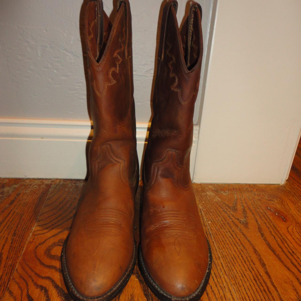 ARIAT Brown Rounded Toe Leather Western Boots. Size. Depop