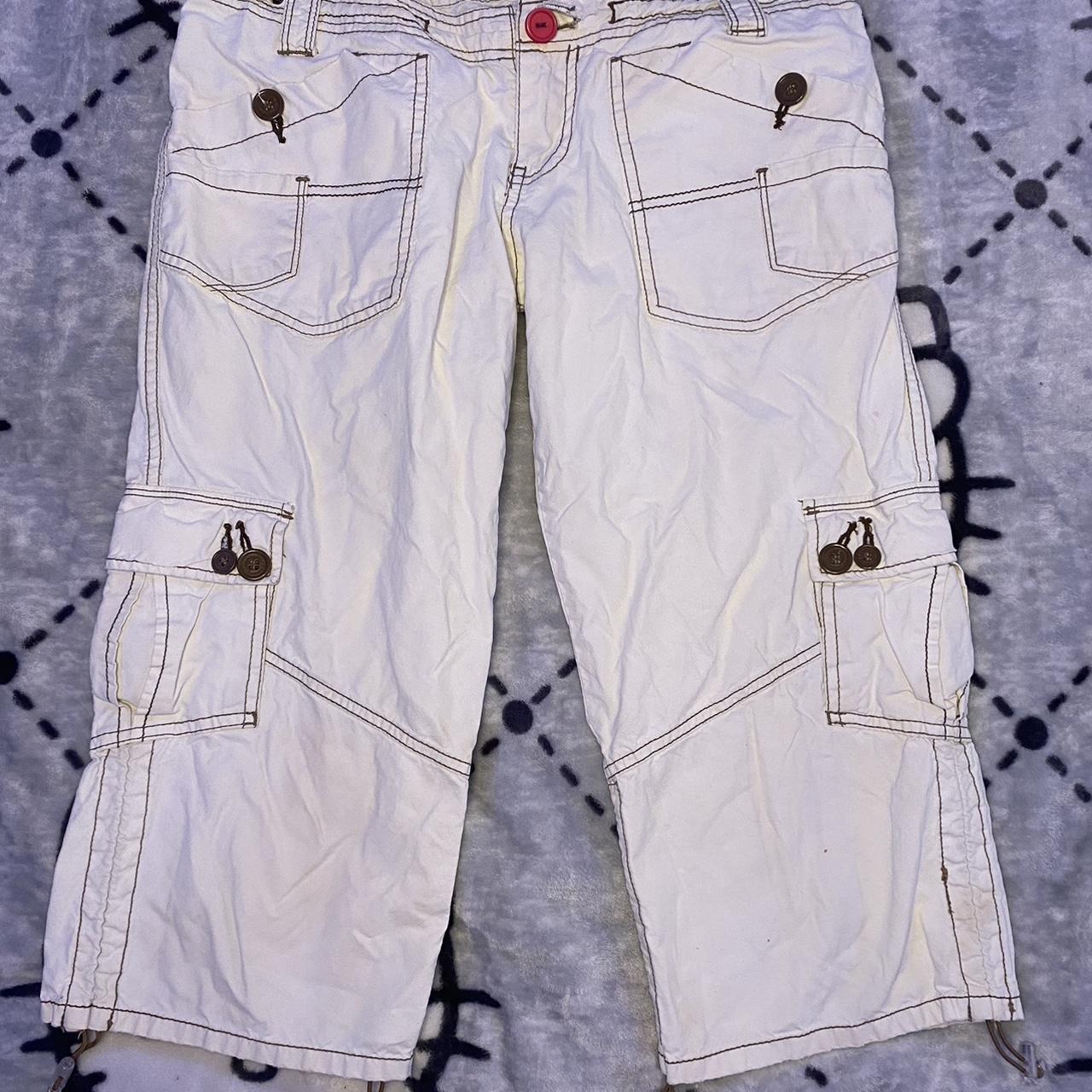 Capri Cargo White Shorts Size 7 Really small paint... - Depop