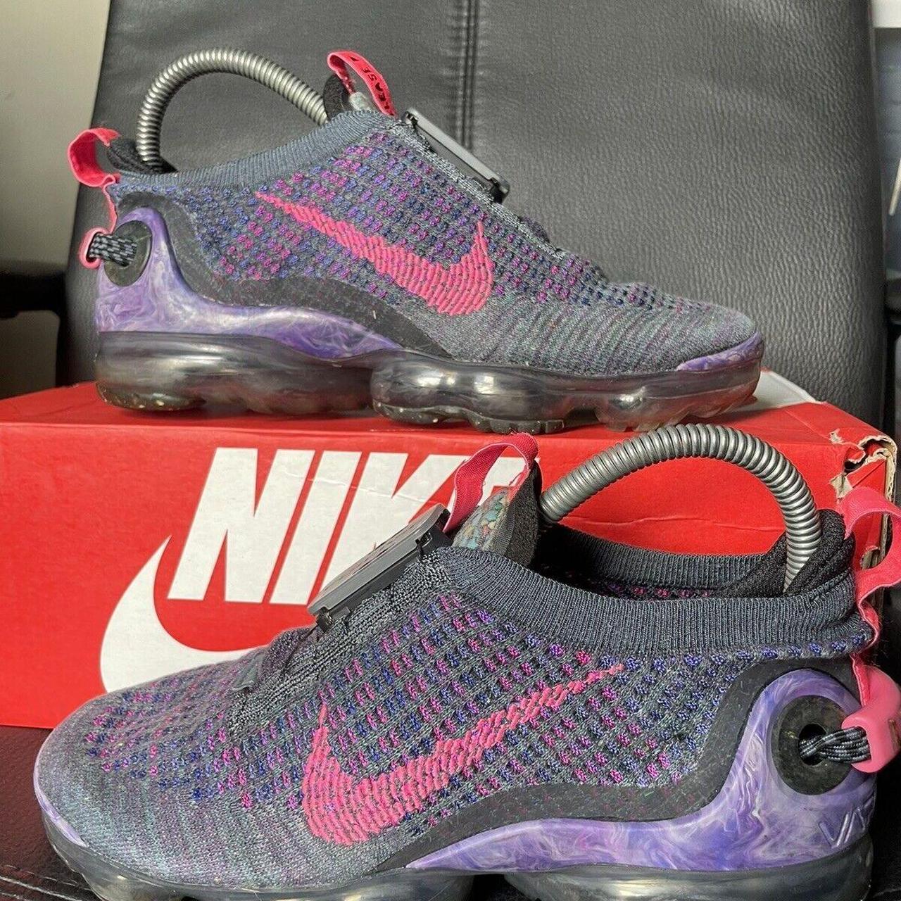 Dark shops purple vapormax