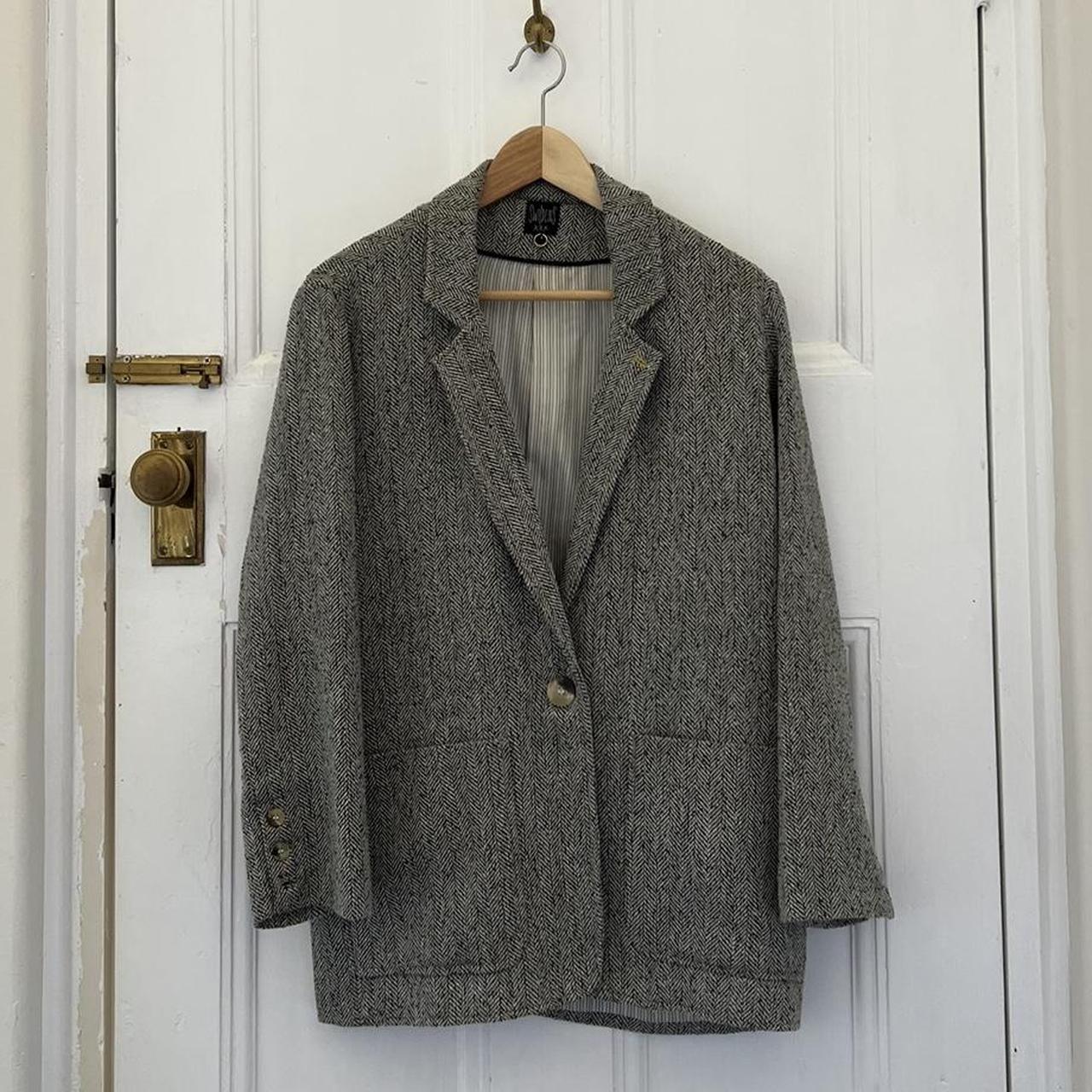 Women's Grey and White Jacket | Depop