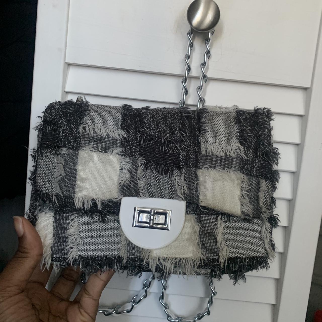 item listed by shopalicous
