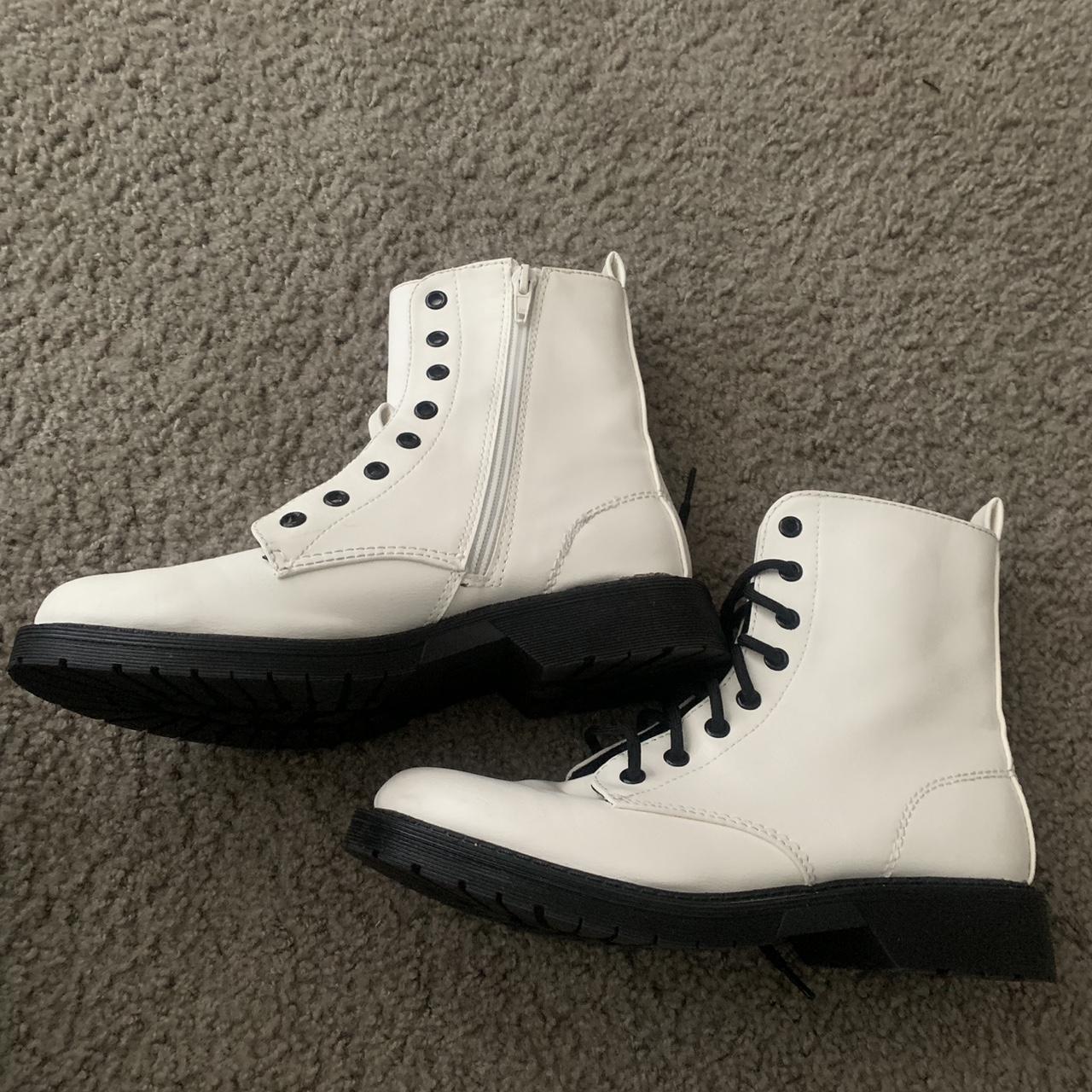 item listed by shopalicous