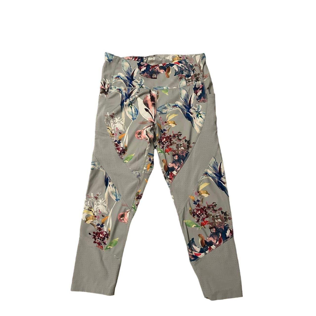 Floral print Capri AVIA brand workout leggings, with - Depop