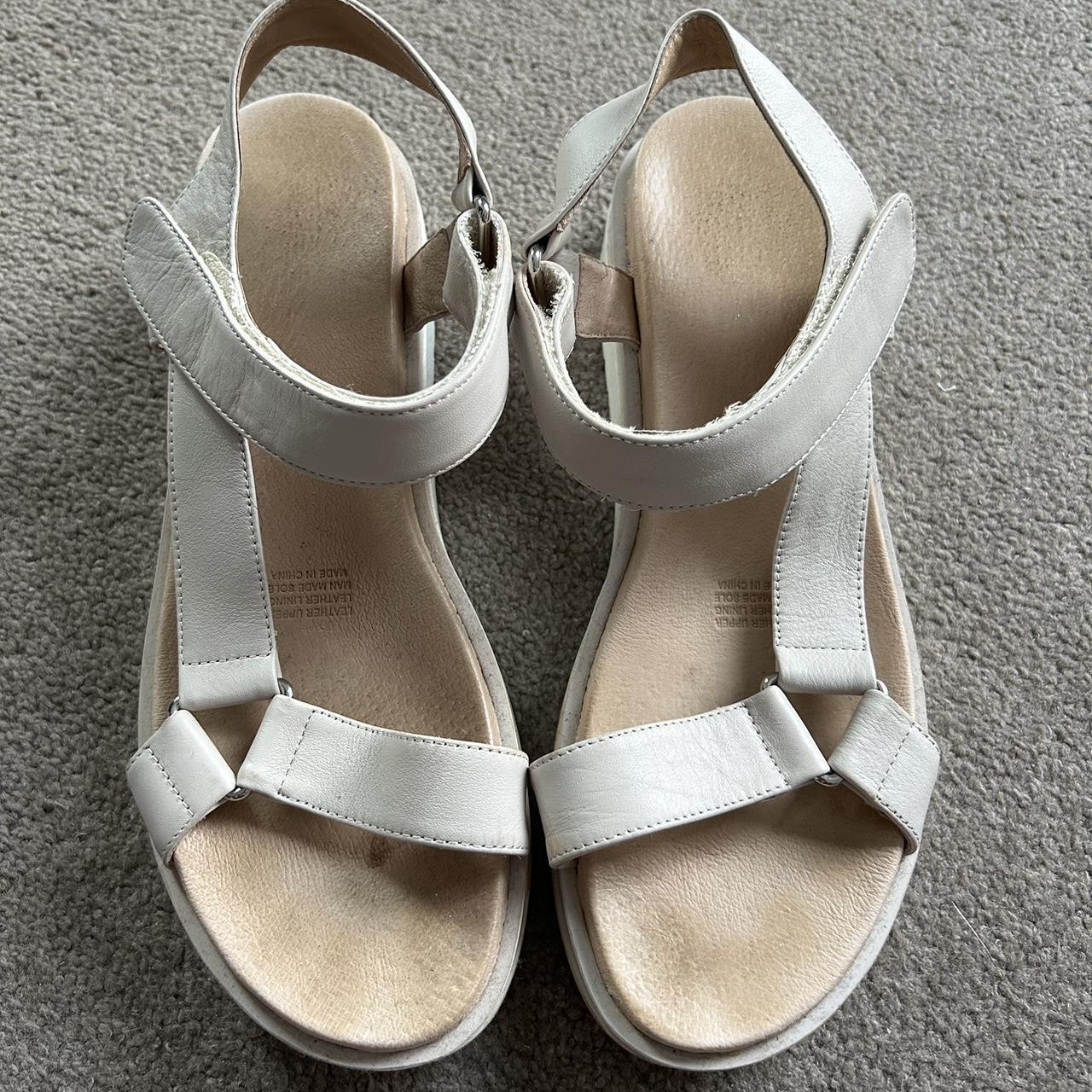 Women's Cream Sandals Depop