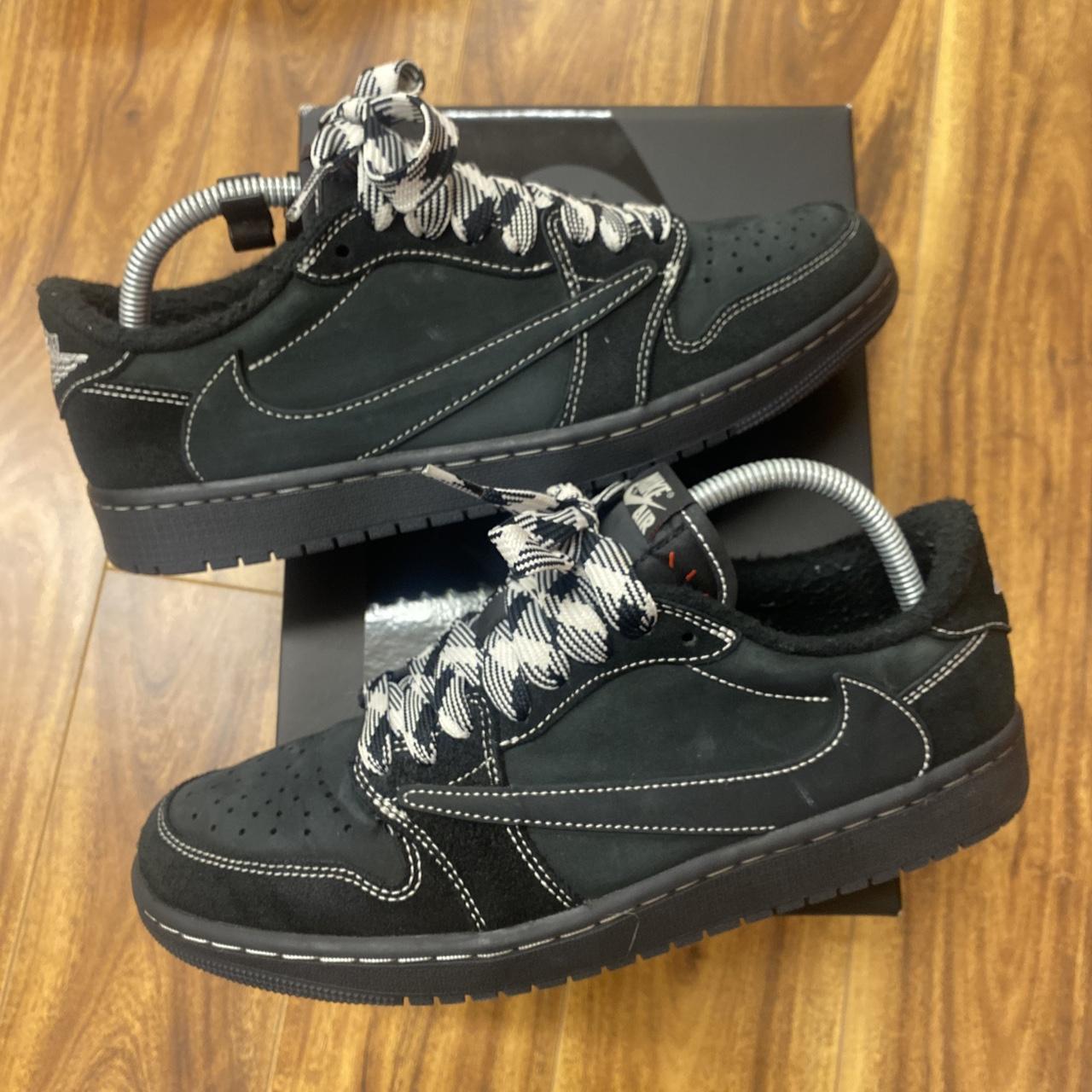 travis scott jordan 1 low size 9