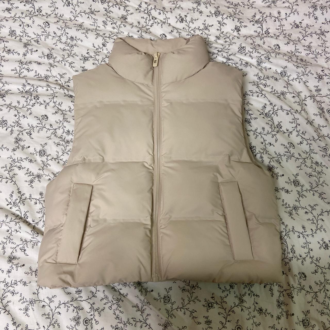 Zara Women's Gilet Depop