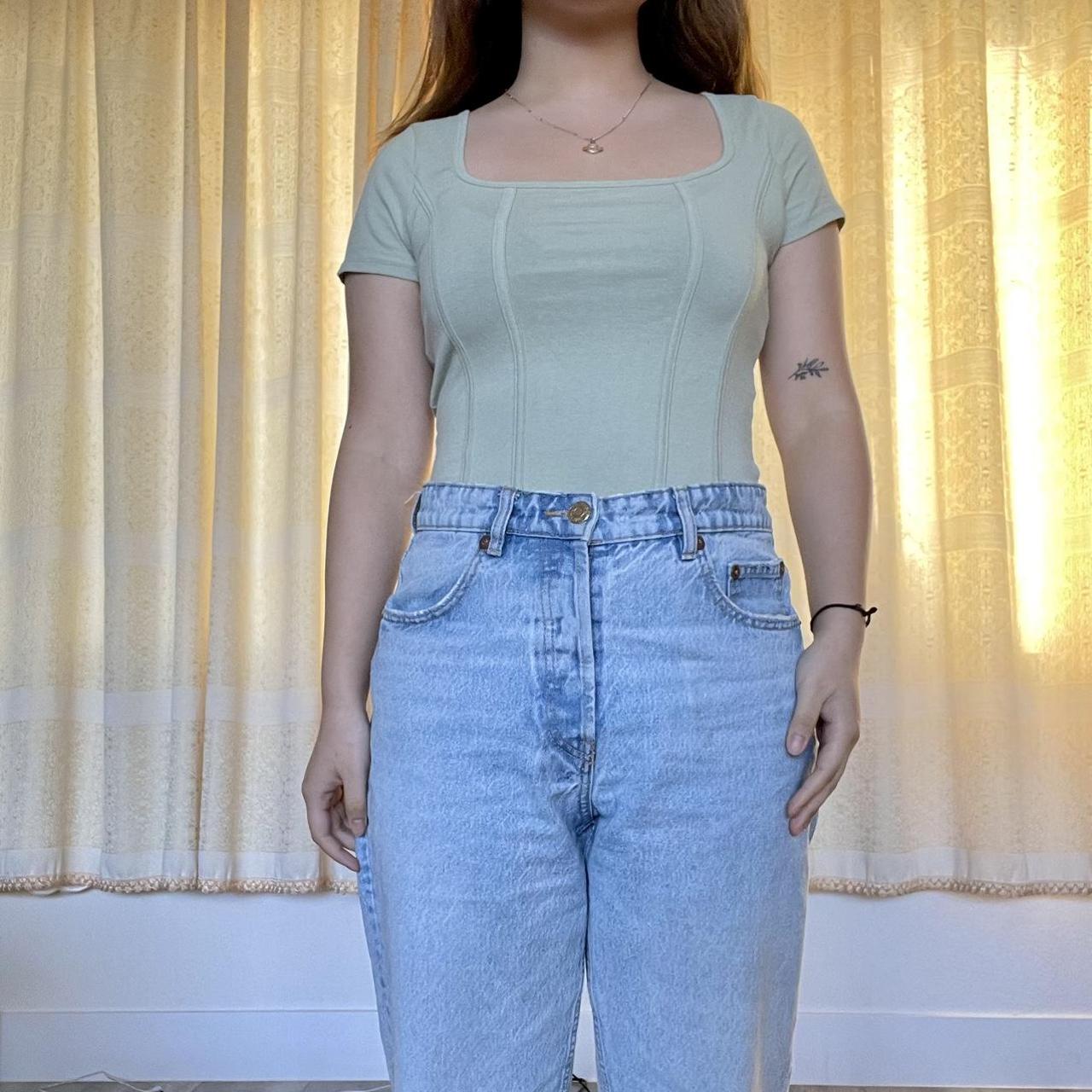 Hollister, Tops, Hollister Seamed Curvedhem Tshirt In Sage Green Crop Top  Size Xsmall