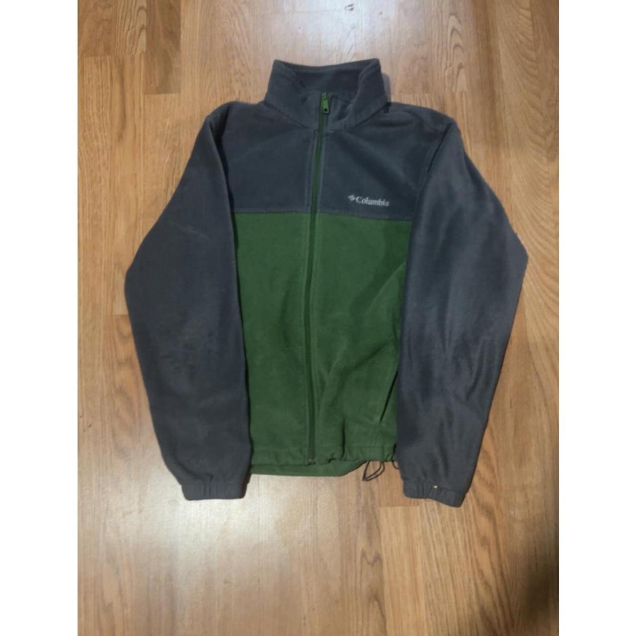 Columbia Fleece Green and Grey Can be cropped with... - Depop