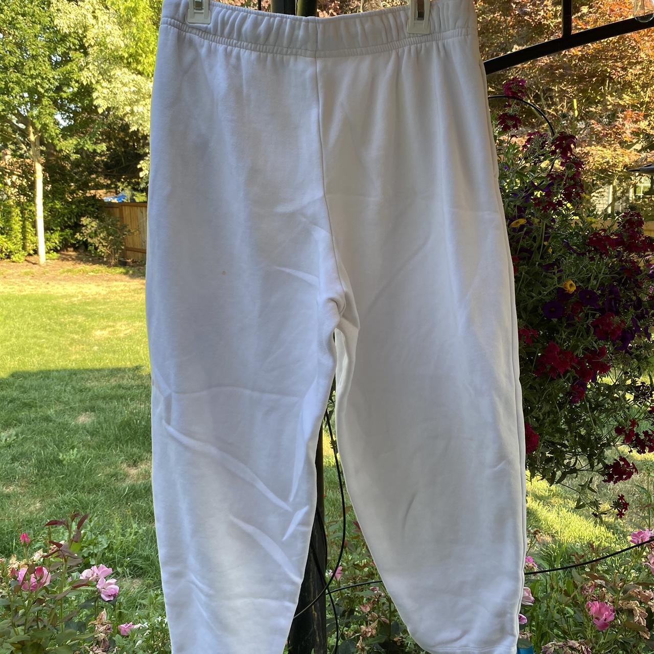 Nike white baggy sweatpants. Size M. Great condition