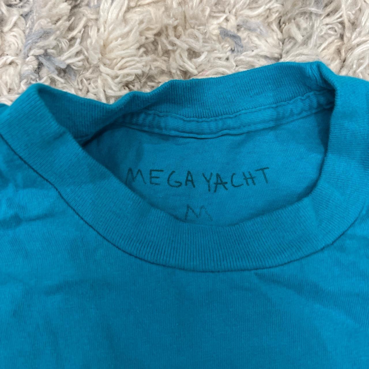 Megayacht casper Louis Vuitton shirt, Flaw in second