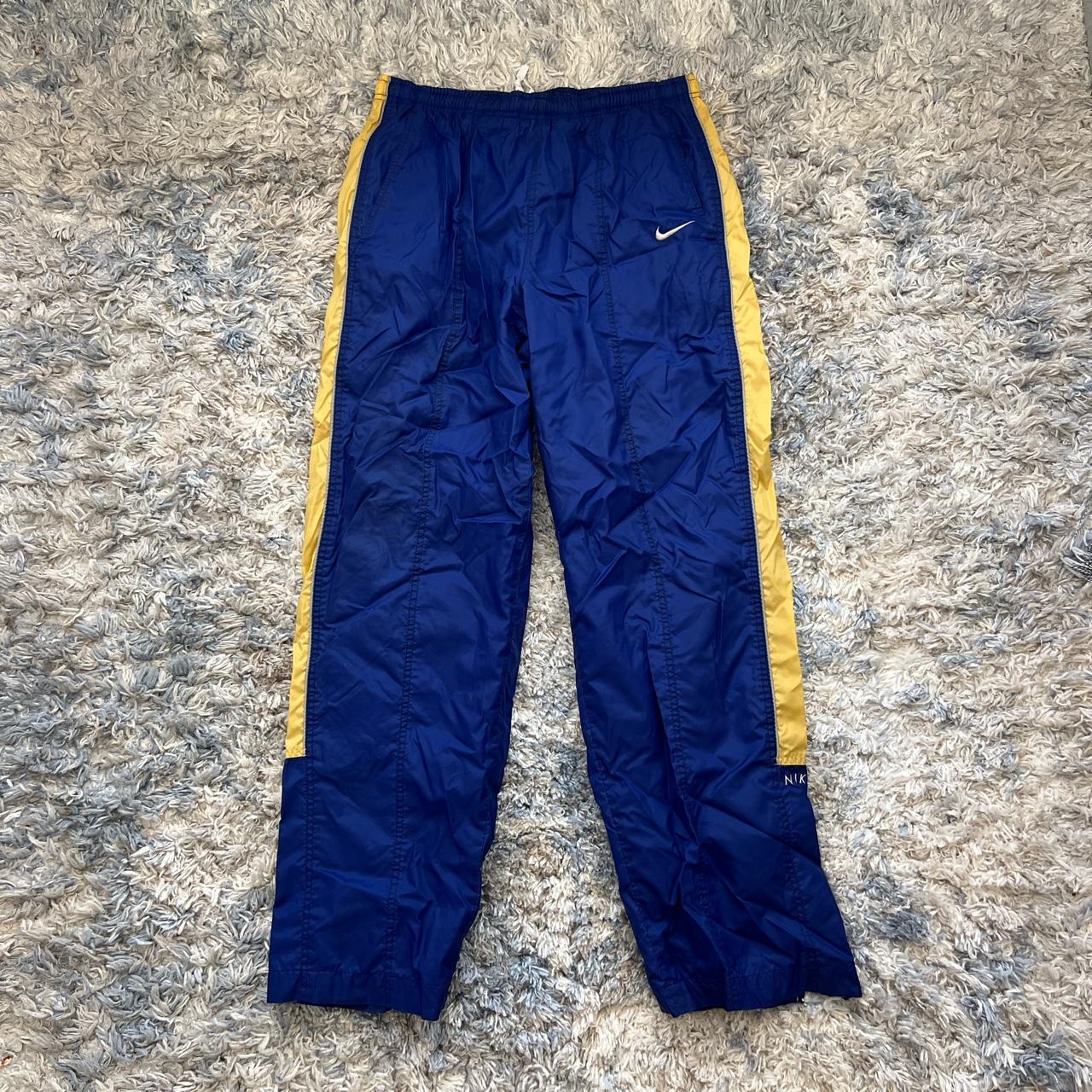 Vintage 90s/00s Nike Sweatpants Size L 30” x... - Depop