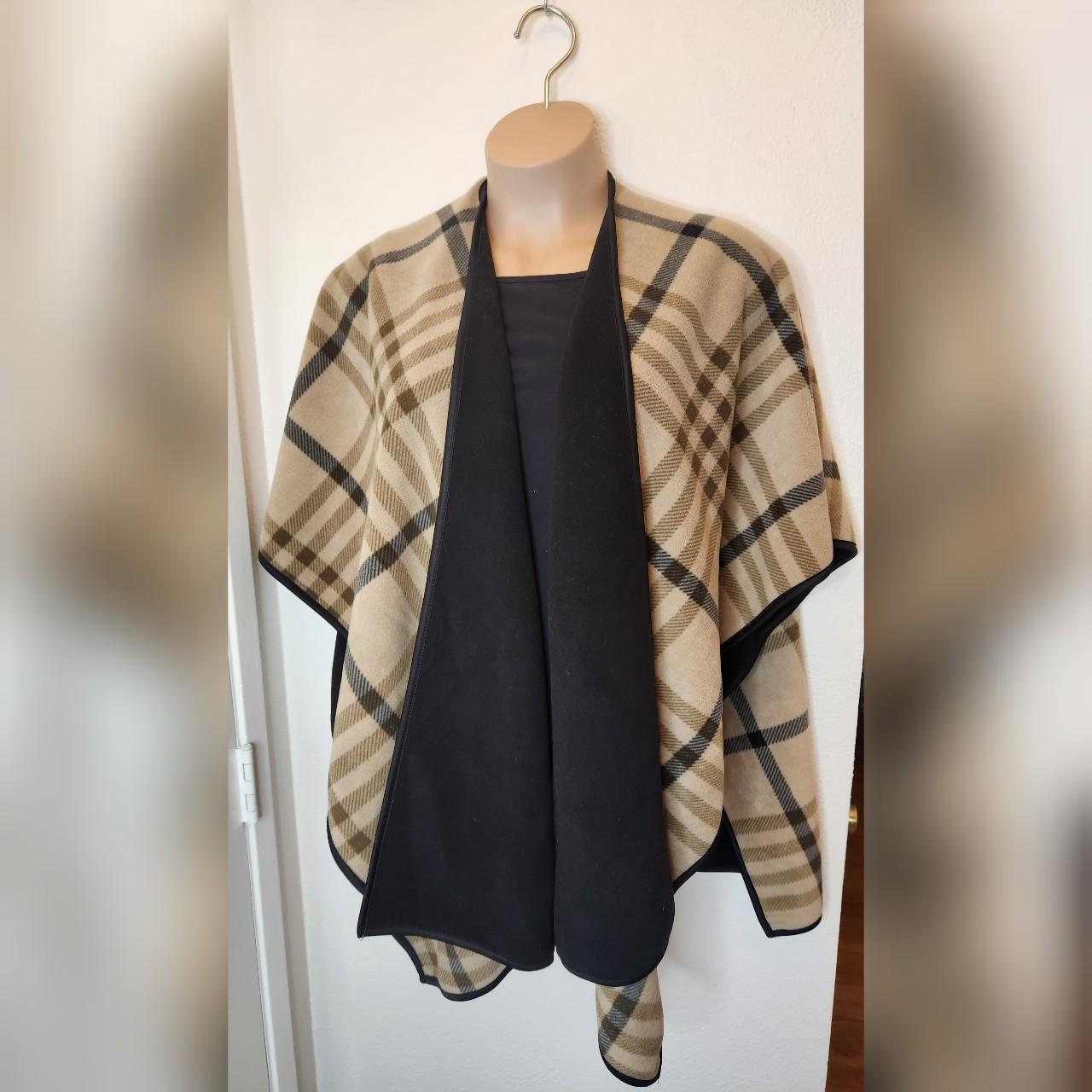 IKE BEHAR Woman's Reversible Fleece Fashion... - Depop